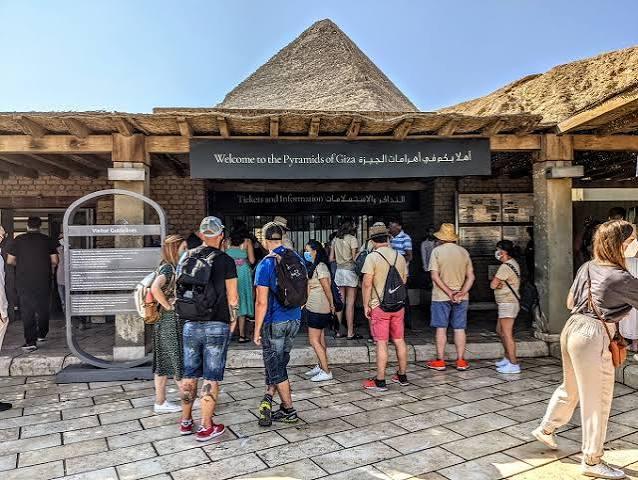 Visitors entering the Giza Plateau.